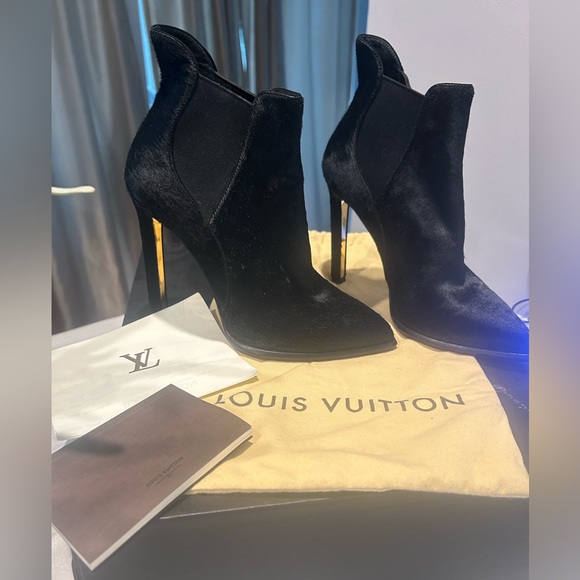 Louis Vuitton stiletto boots size 38 - Picture 1 of 11
